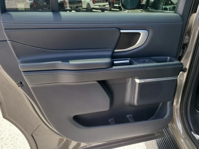 New 2027 Gray Ford Platinum image 15