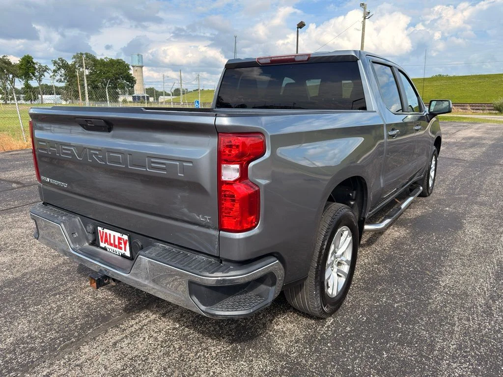 Used 2019 Gray Chevrolet LT image 11