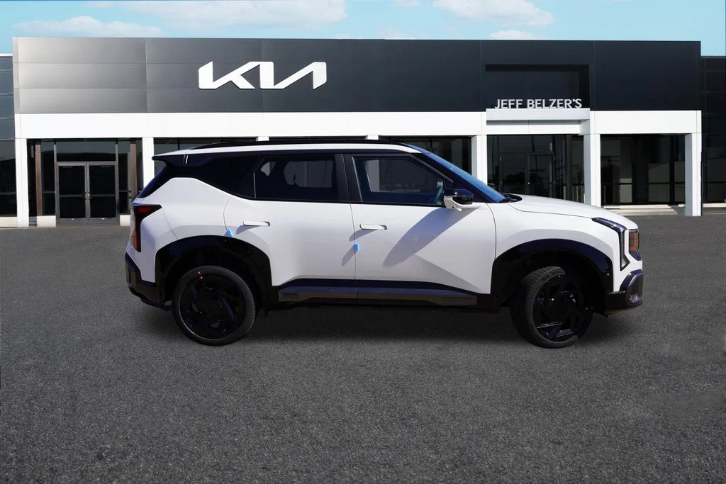 New 2027 Snow White Pearl Kia X-Line SX image 2