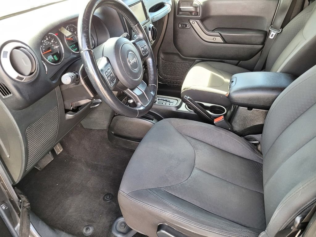 Used 2018 Gray Jeep Unlimited Sport image 15