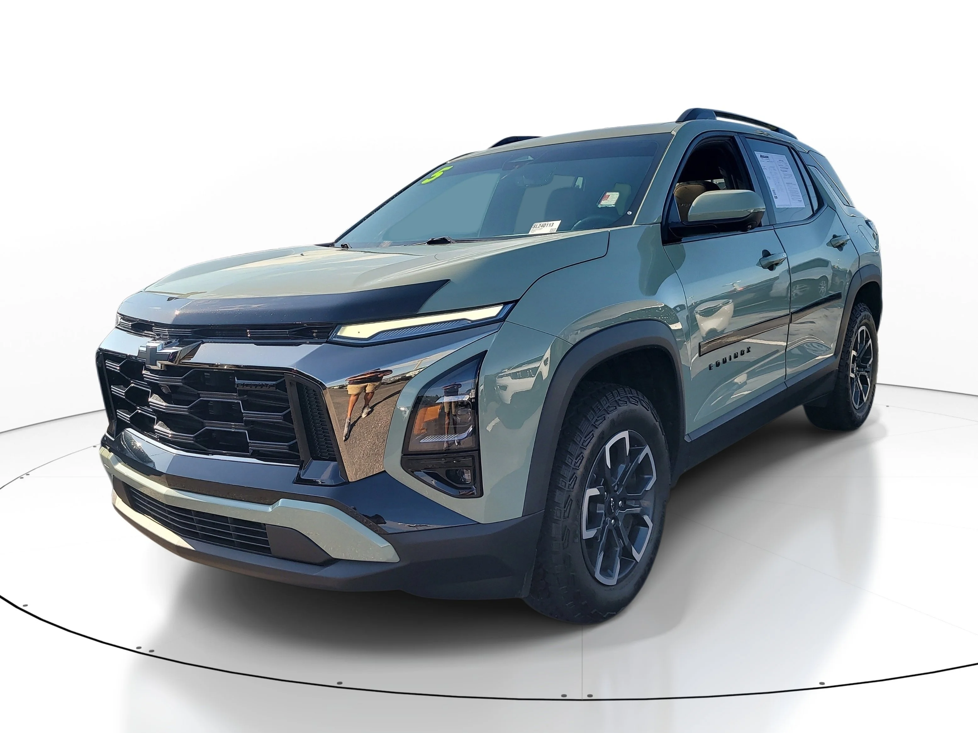 Used 2025 Cacti Green Chevrolet AWD ACTIV image 3