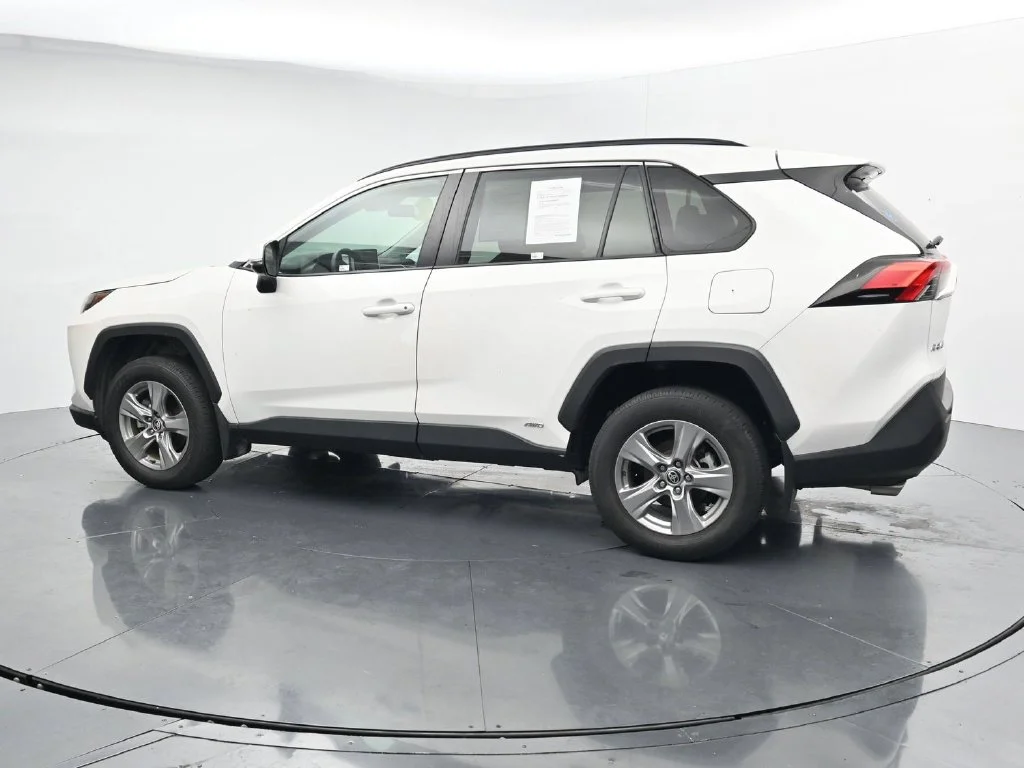 Used 2024 White Toyota XLE image 4