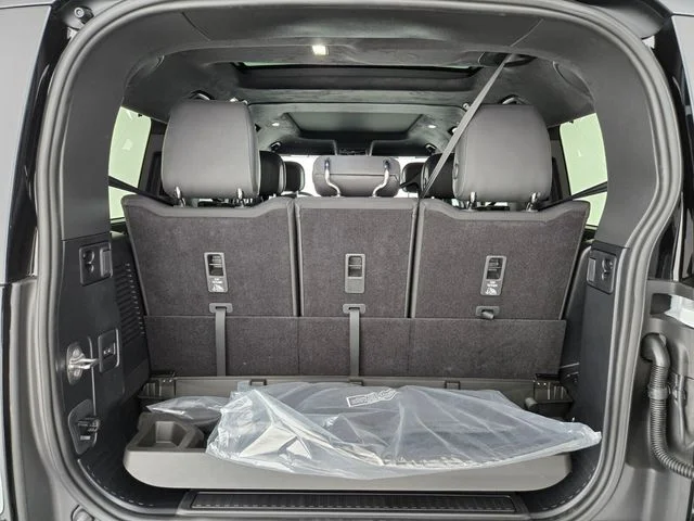 2025 Land Rover Defender V8 - Photo 15