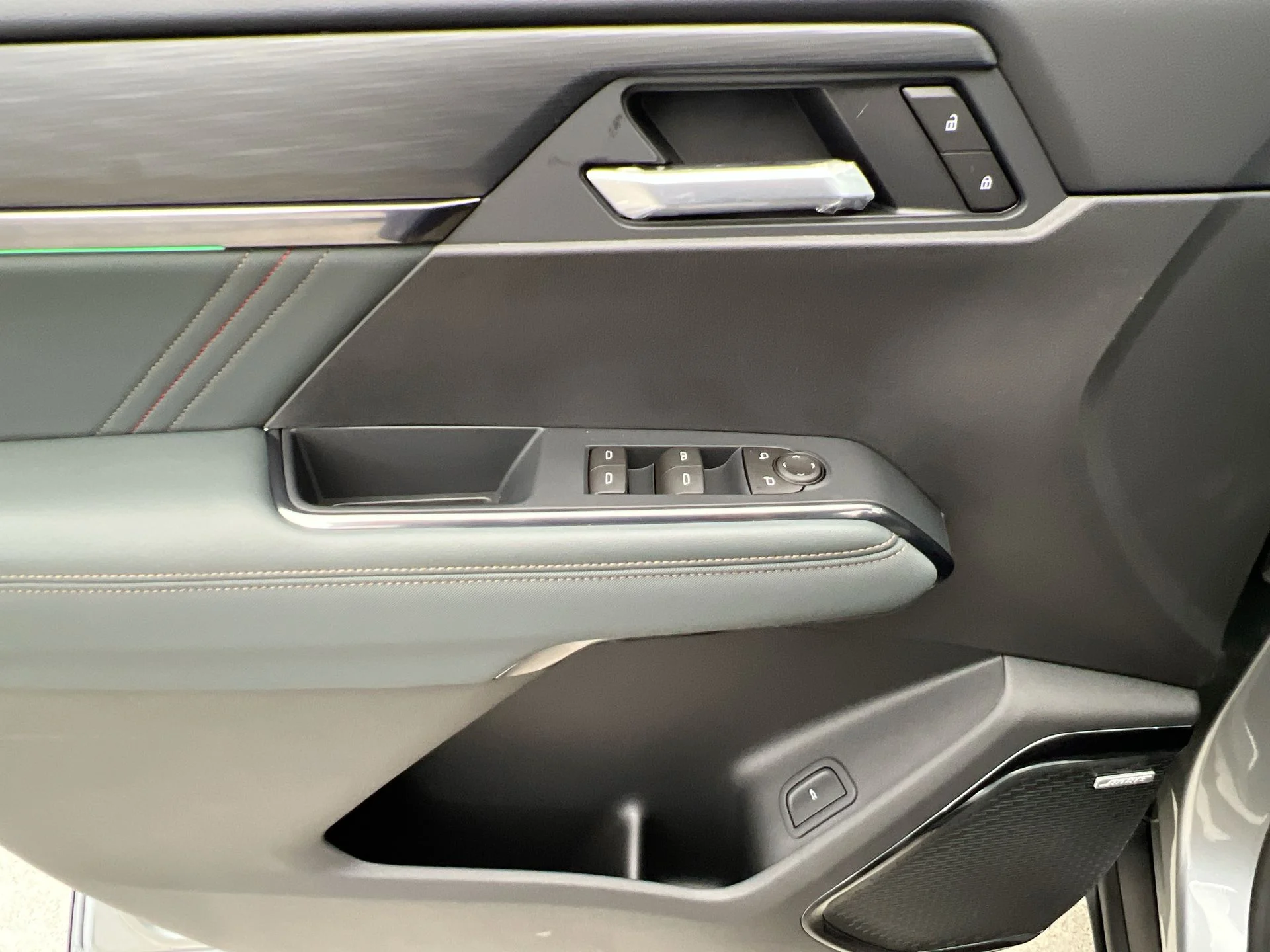 2026 GMC Acadia AT4 - Photo 64