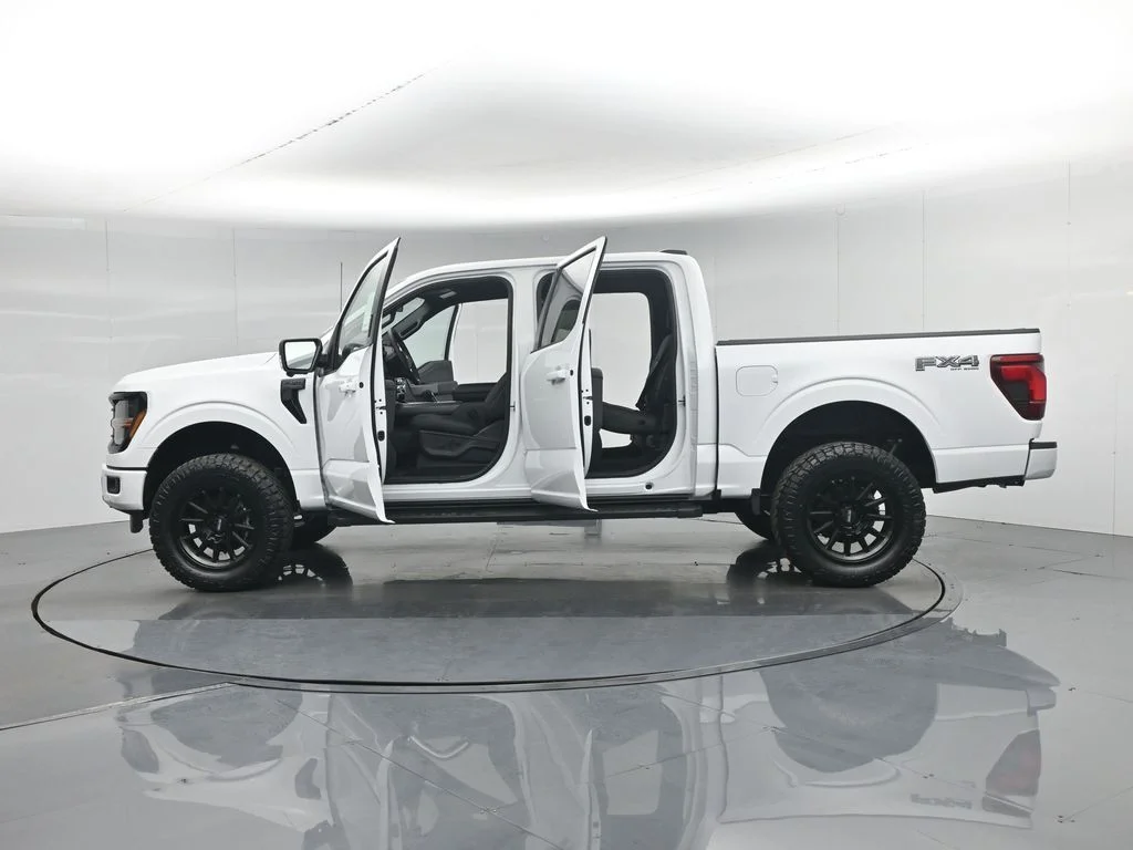 New 2026 Oxford White Ford XLT image 36