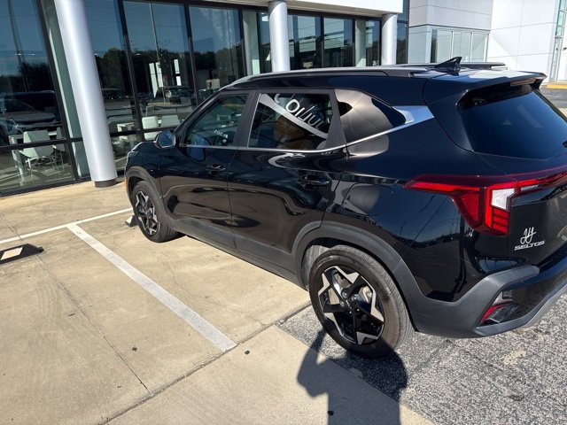 Used 2024 Black Kia EX image 3