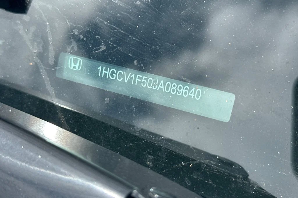 Used 2018 Gray Honda EX-L image 3