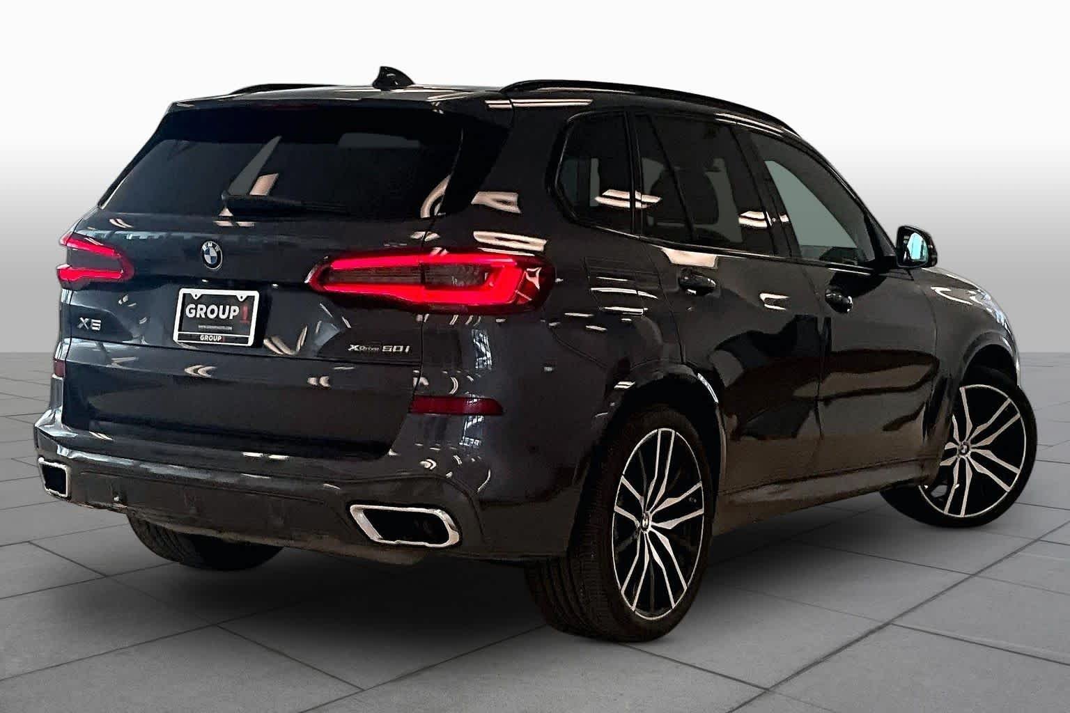 Used 2019 Arctic Gray Metallic BMW xDrive50i image 11