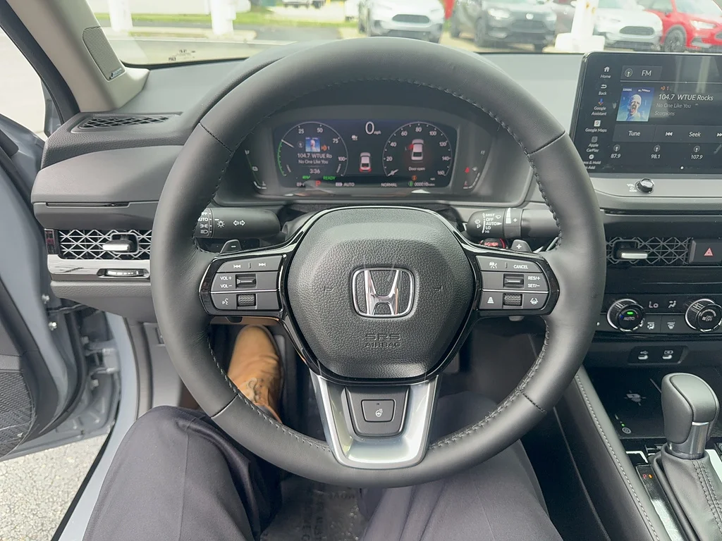 New 2026 Urban Gray Pearl Honda Touring image 13