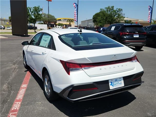 New 2026 Serenity White Pearl Hyundai SE image 3