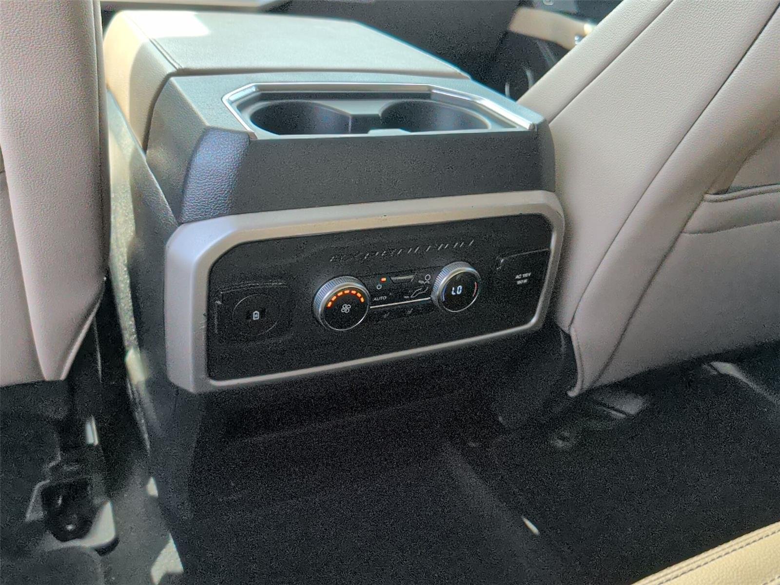 Used 2024 Oxford White Ford Limited image 31