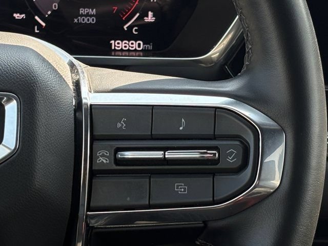 Used 2025 Sterling Metallic GMC Elevation image 23