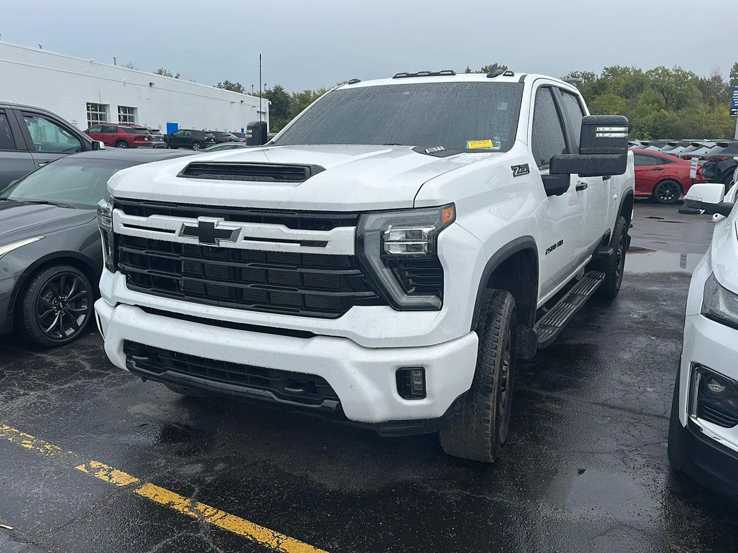 Used 2024 Summit White Chevrolet LT image 4