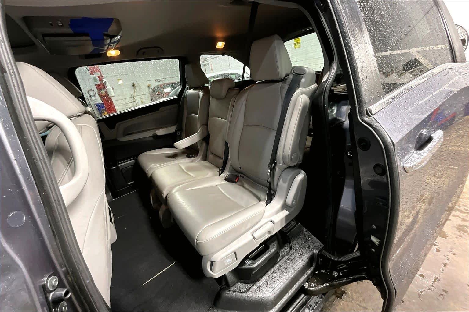 Used 2018 Modern Steel Metallic Honda EX-L image 20