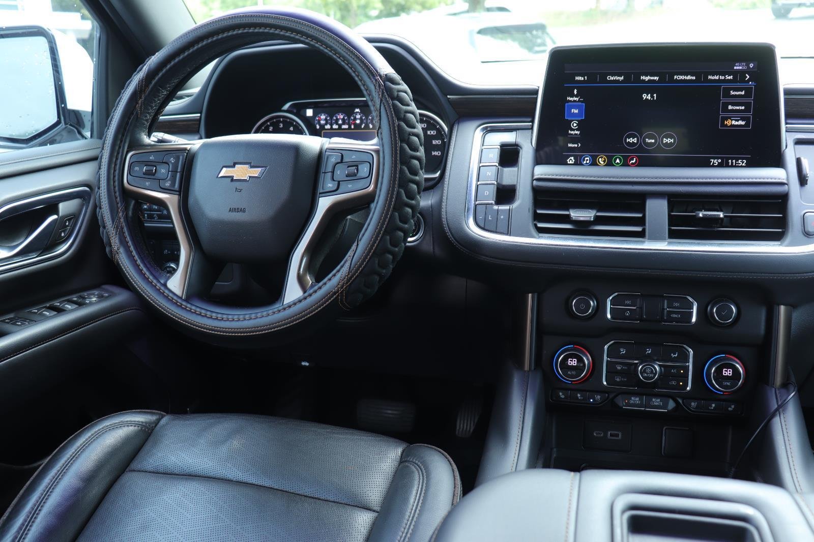 Used 2021 Iridescent Pearl Tricoat Chevrolet High Country image 30