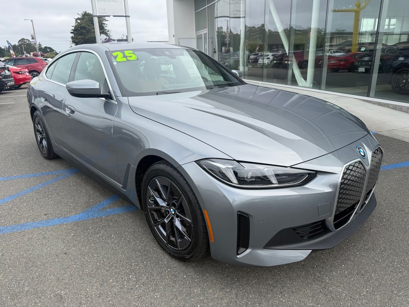 Used 2025 Gray BMW xDrive40 image 2