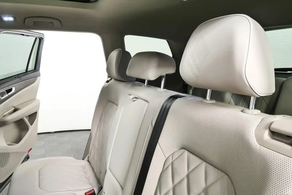 New 2026 Pure Gray Volkswagen 2.0T SEL Premium R-Line image 21