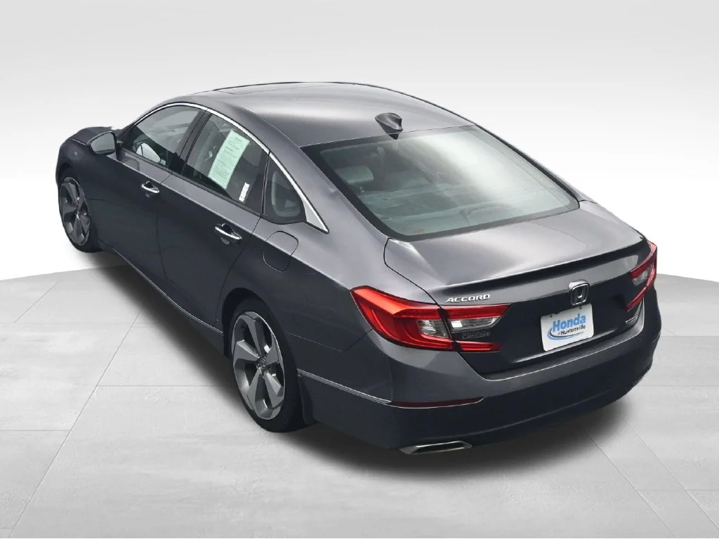 Used 2018 Modern Steel Metallic Honda Touring image 48
