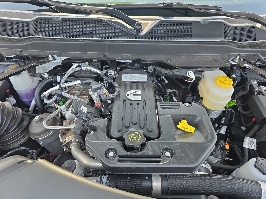 New 2026 Bright White Clearcoat Ram Laramie image 29