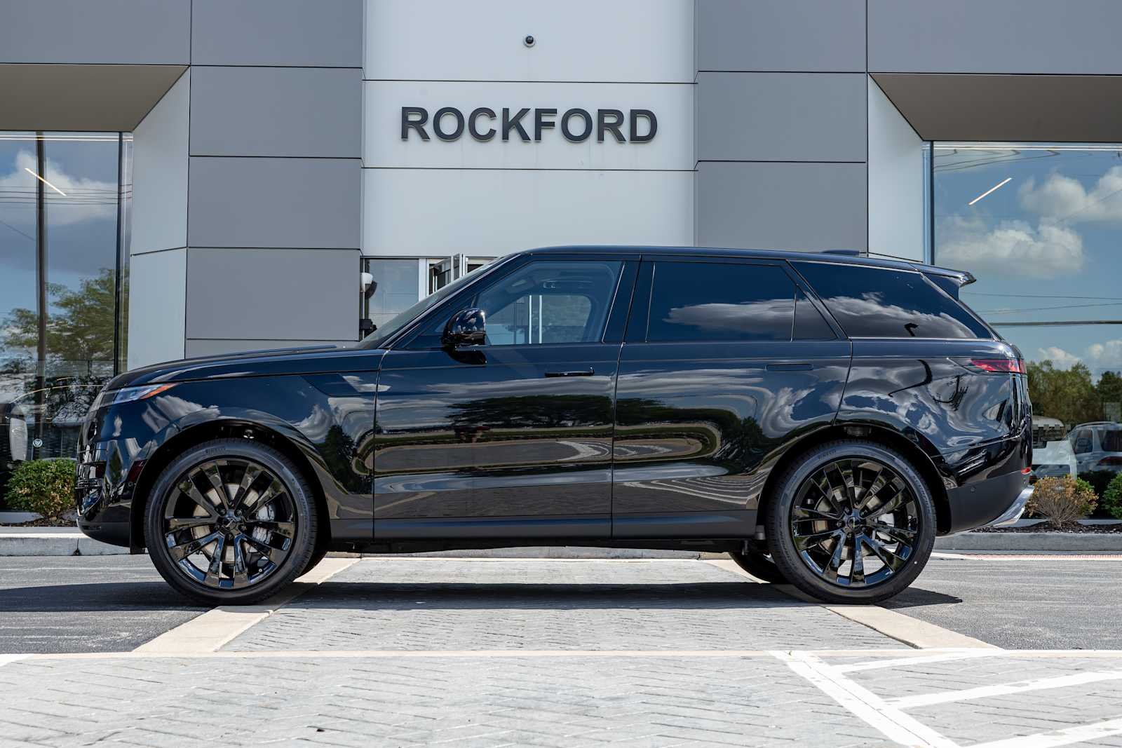 New 2026 BLACK Land Rover SE image 6