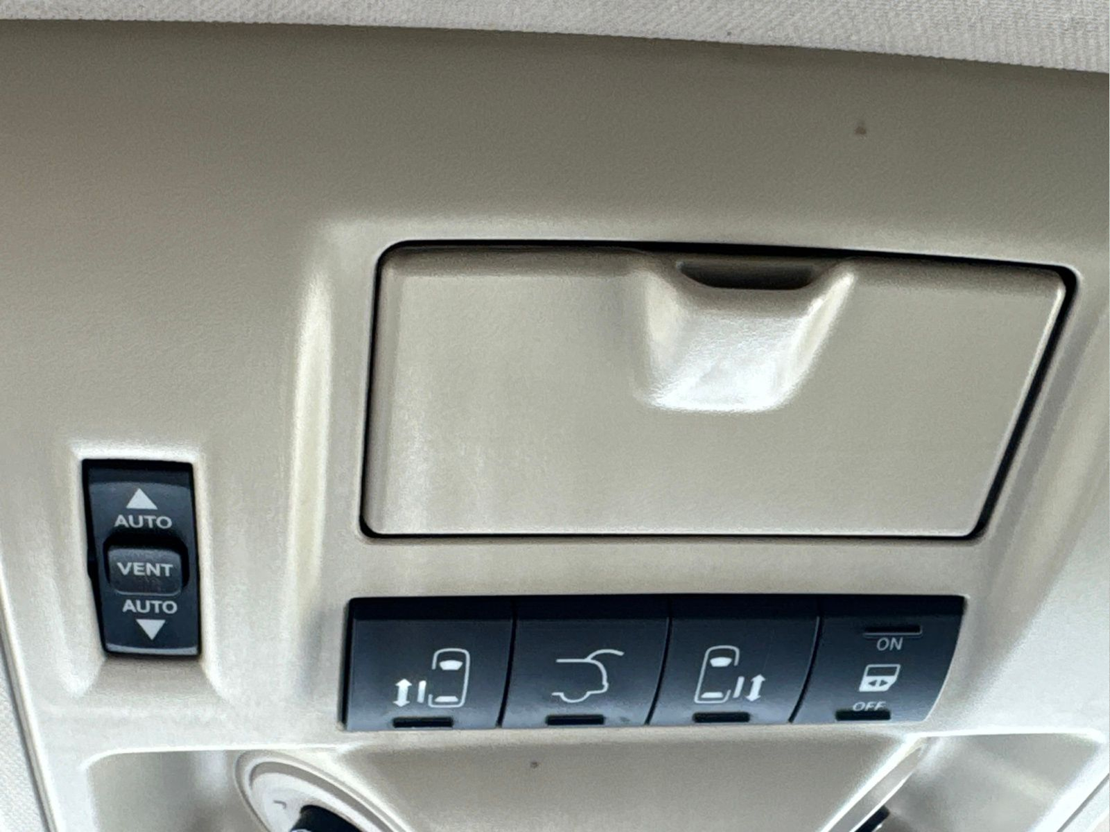 Used 2016 Gray Chrysler Limited image 35