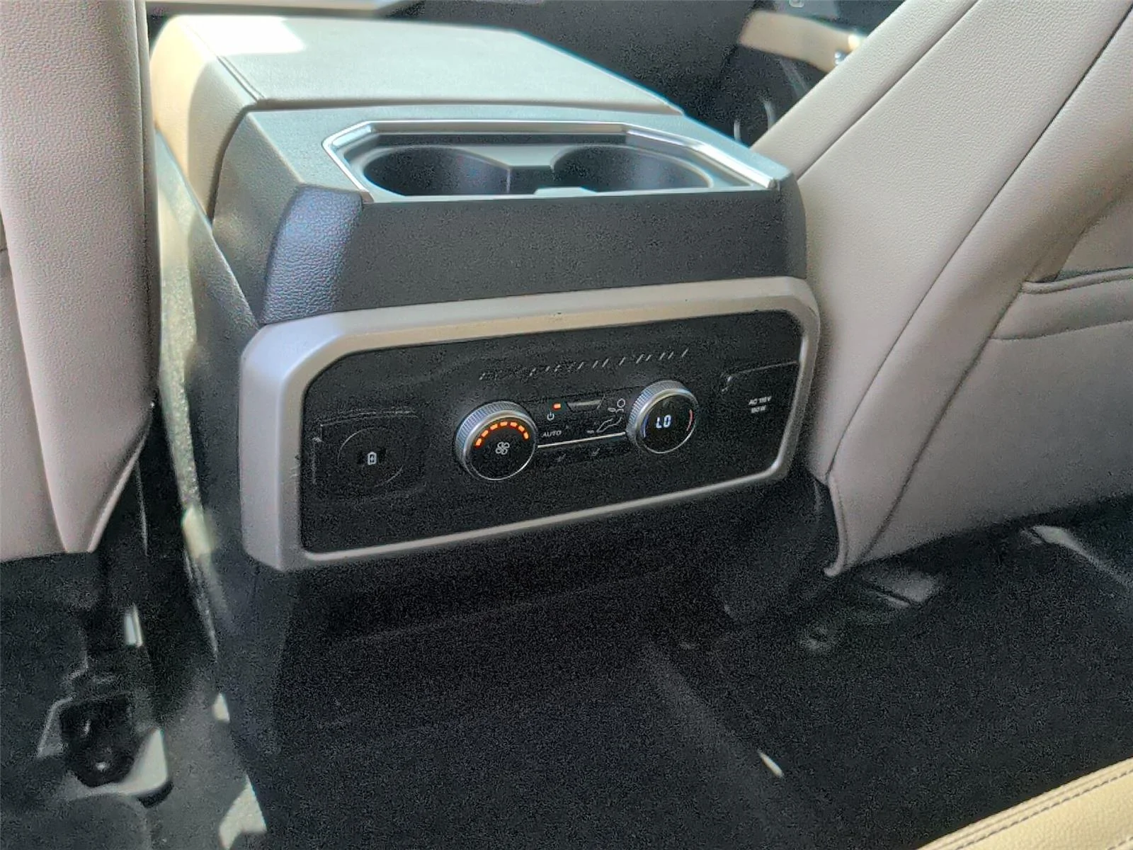 Used 2024 Oxford White Ford Limited image 31