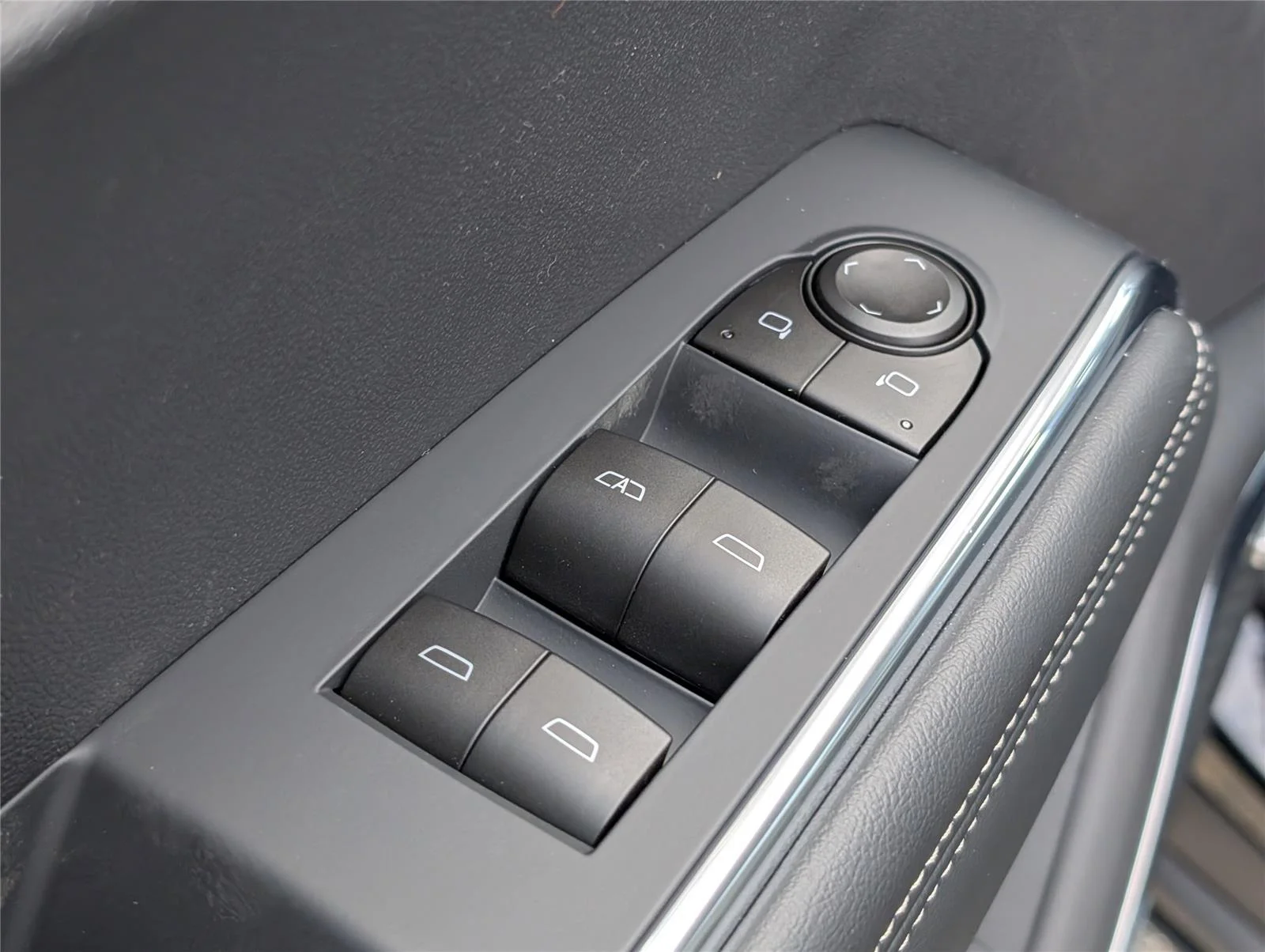 New 2026 Ebony Twilight Metallic GMC Elevation image 29