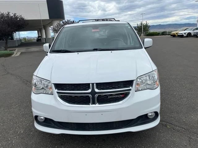 Used 2019 White Knuckle Clearcoat Dodge SXT image 3