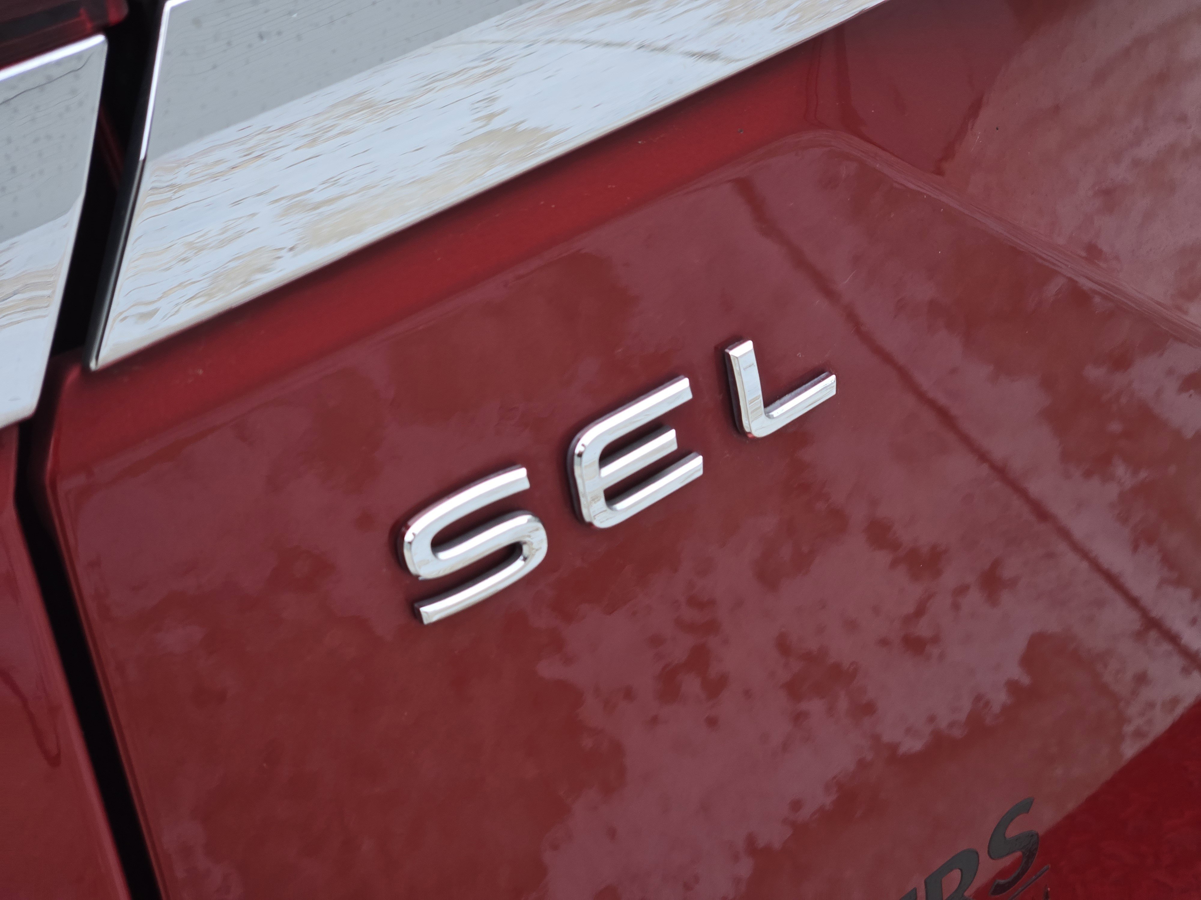 Used 2024 Aurora Red Metallic Volkswagen 2.0T SEL image 13