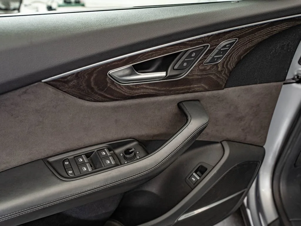 Used 2019 Florett Silver Metallic Audi 3.0T Prestige image 17