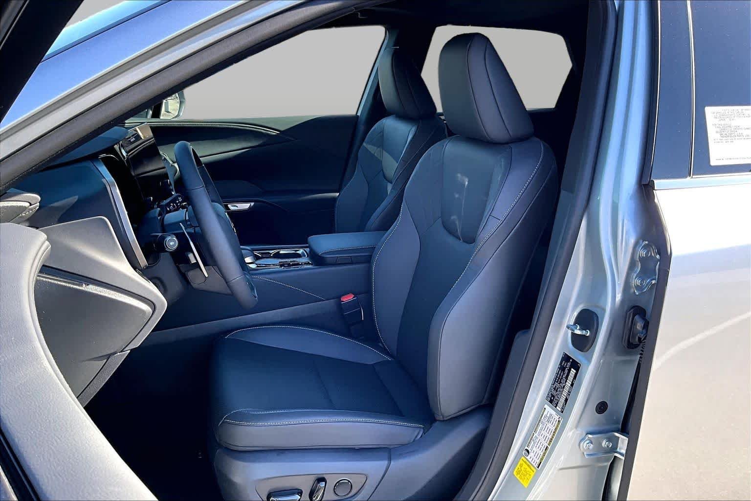 New 2026 Iridium Lexus PREMIUM image 18