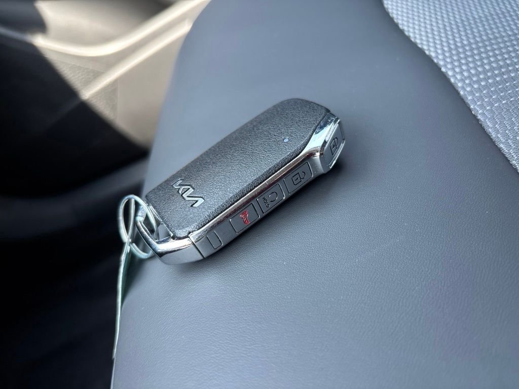 Used 2025 Green Kia EX image 39