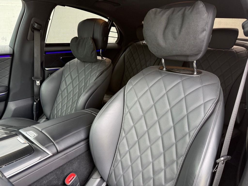 Used 2025 Black Mercedes-Benz S 580e image 9