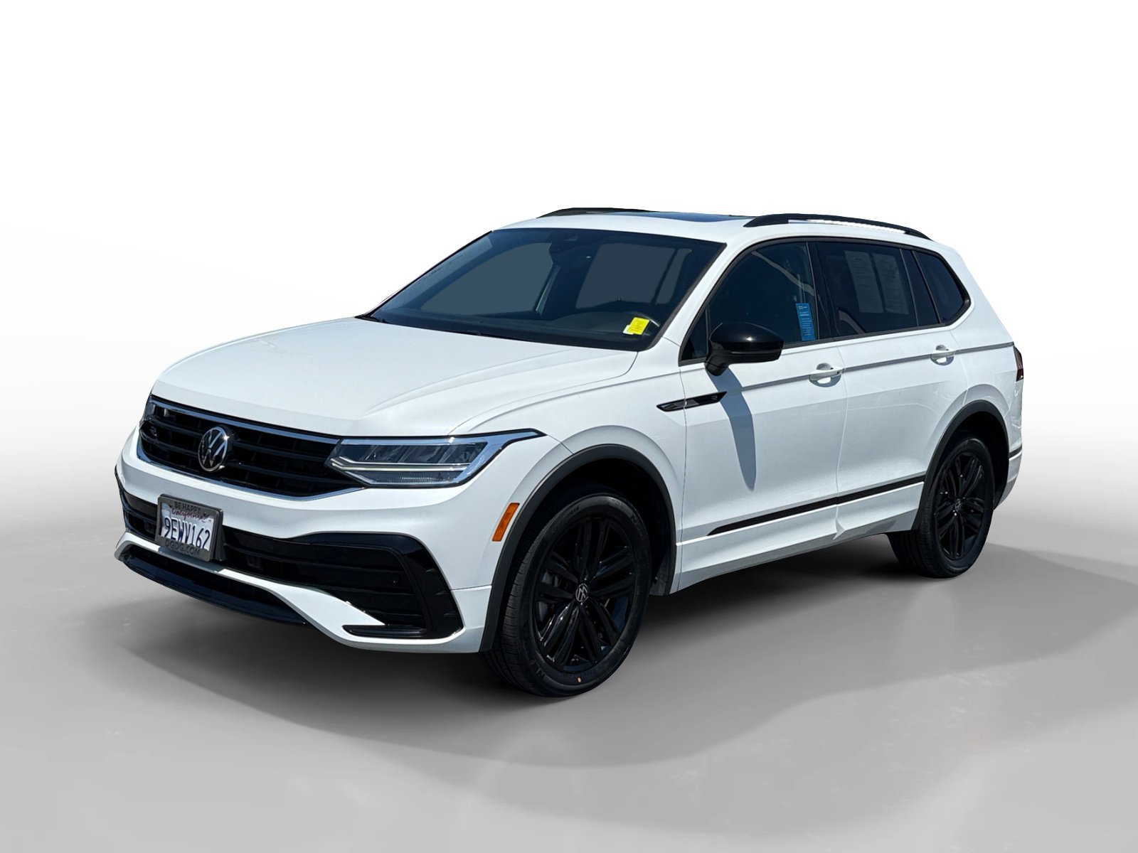 2022 Volkswagen Tiguan 2.0T SE R-Line Black 4Motion's photo