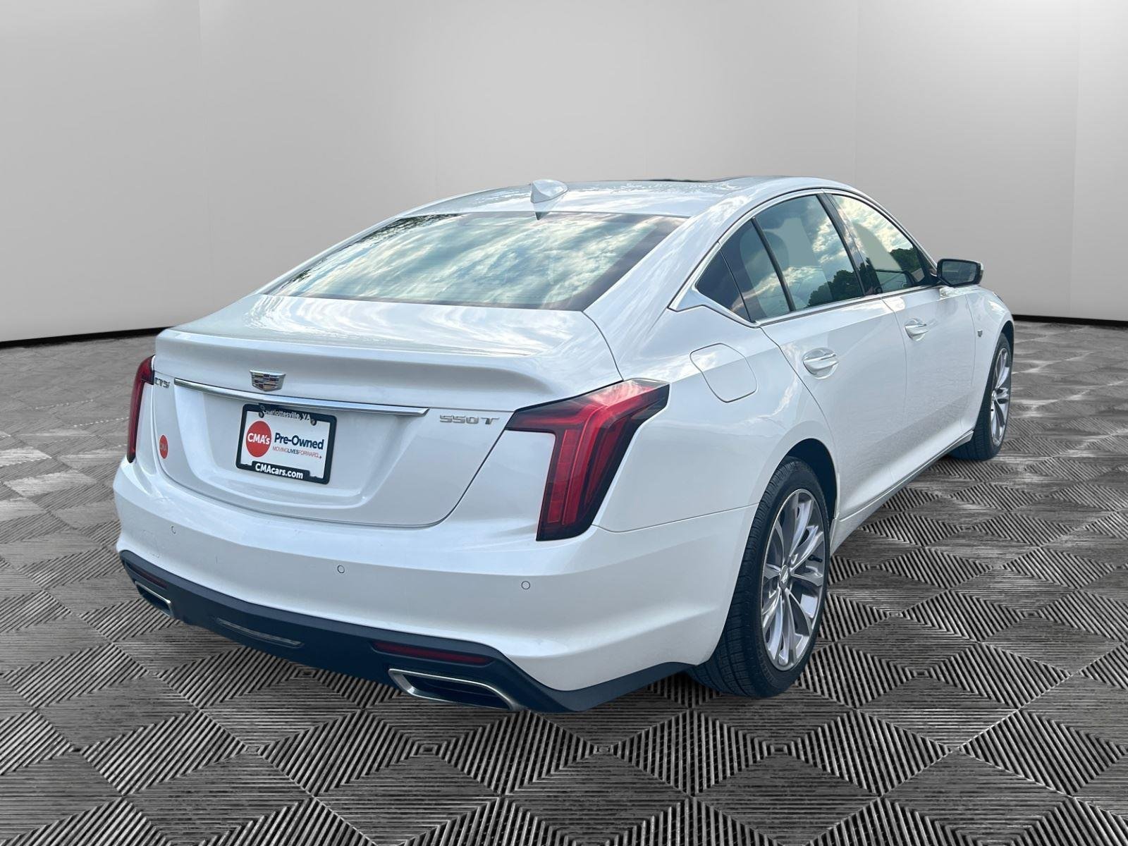 Used 2020 Crystal White Tricoat Cadillac Premium Luxury image 5