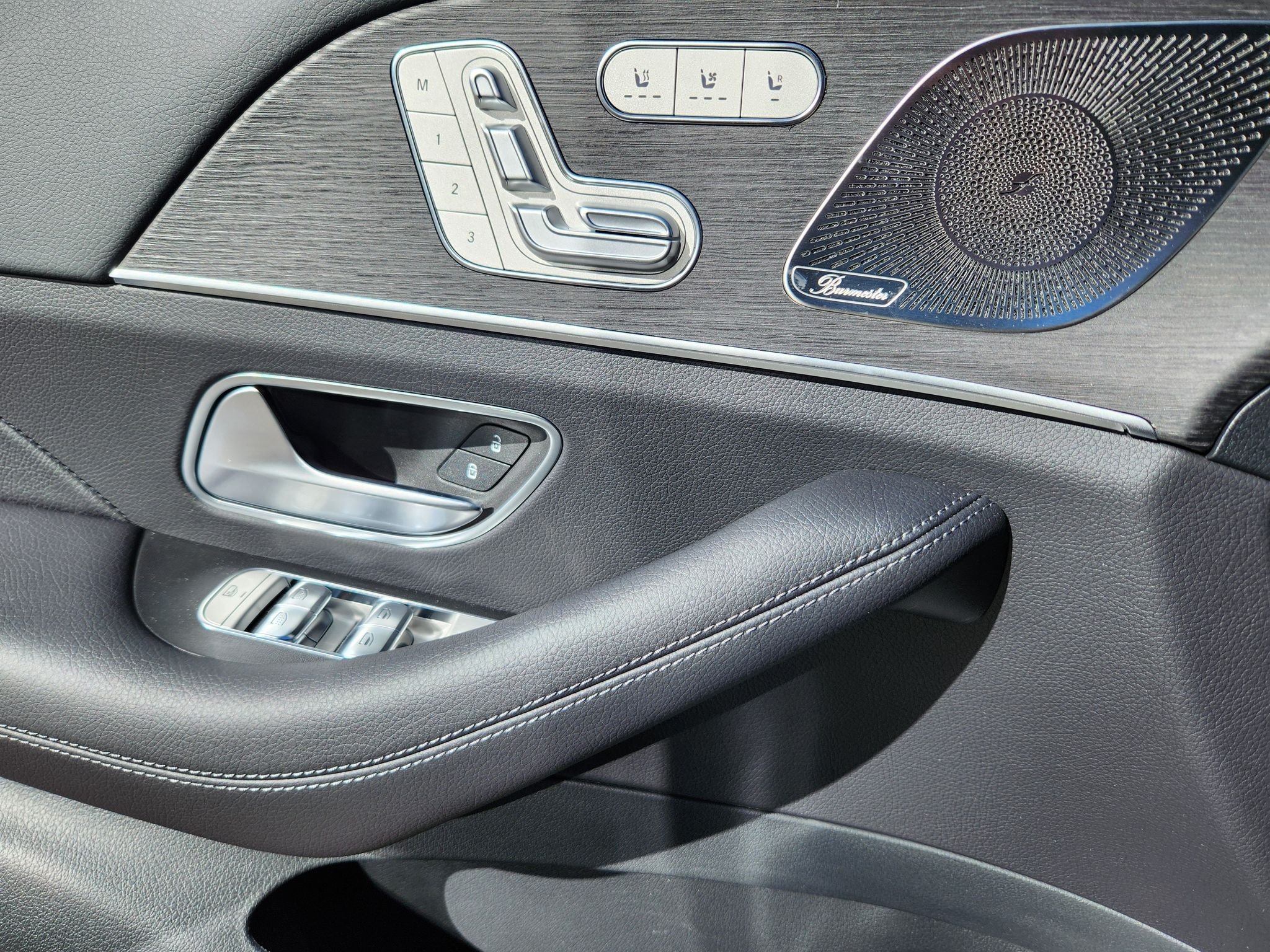 New 2027 MANUFAKTUR Alpine Grey Mercedes-Benz GLS 450 4MATIC® image 21