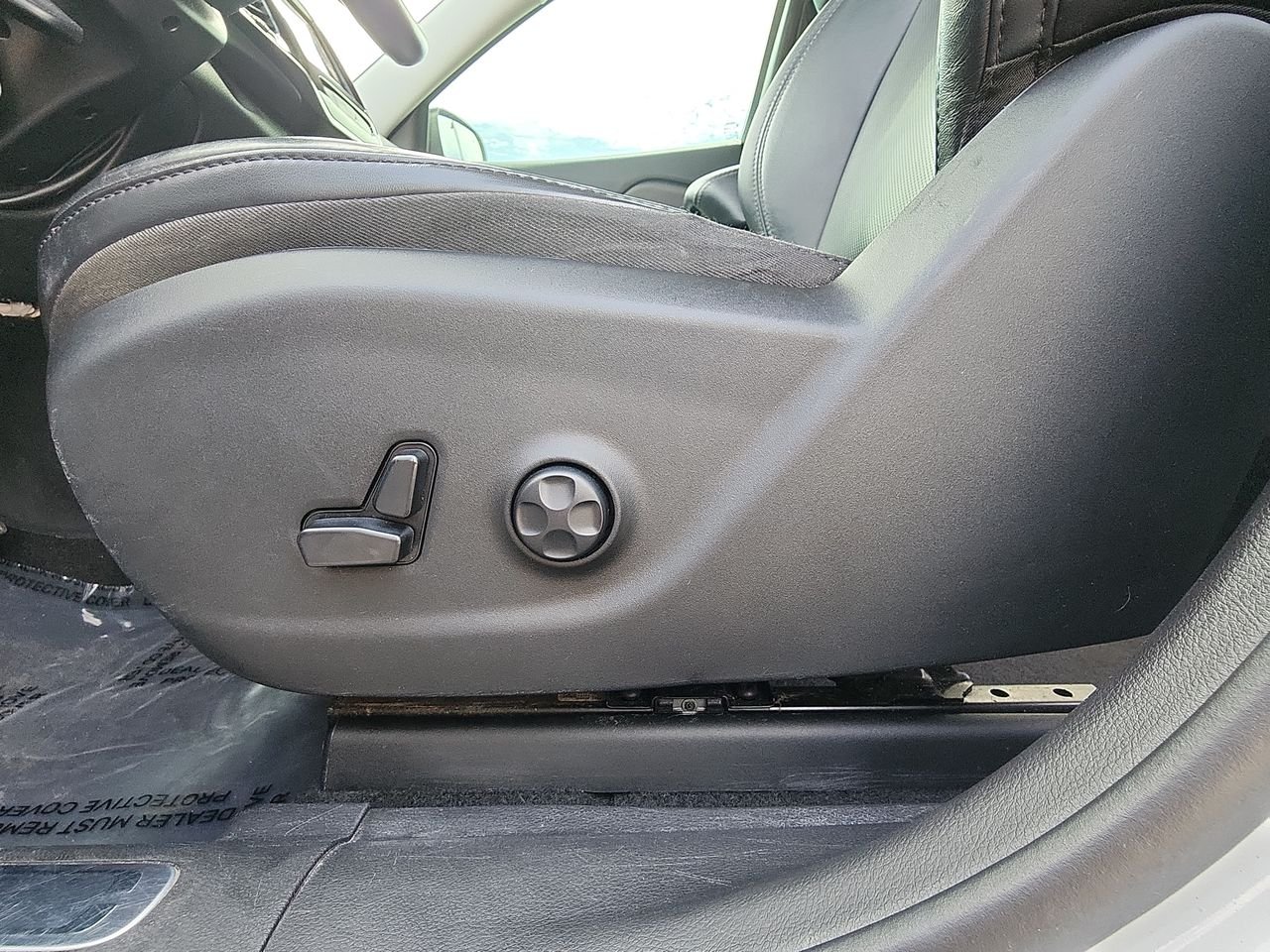 Used 2019 Bright White Clearcoat Jeep Limited image 12