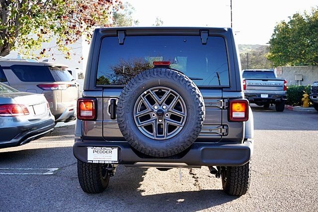 New 2026 Granite Crystal Metallic Clear-Coat Exterior Paint Jeep Sport S image 10