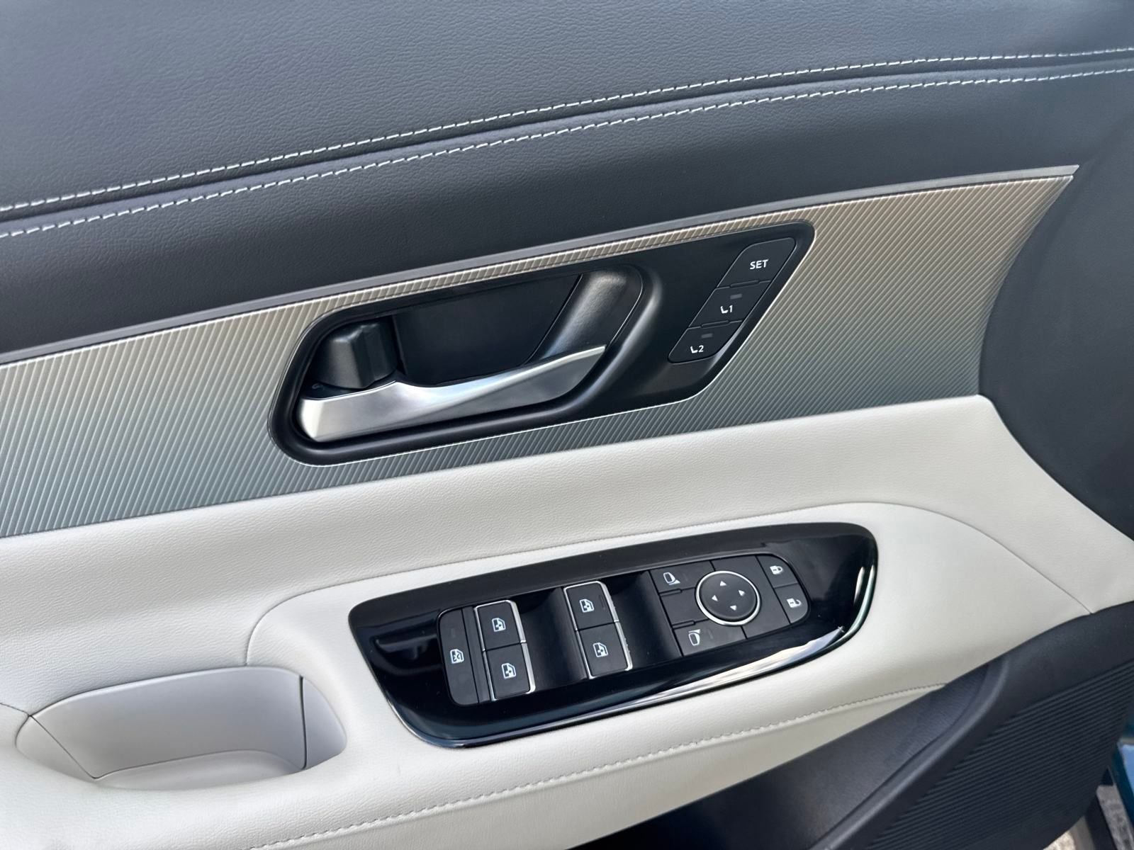 2025 Nissan Murano SL - Photo 14