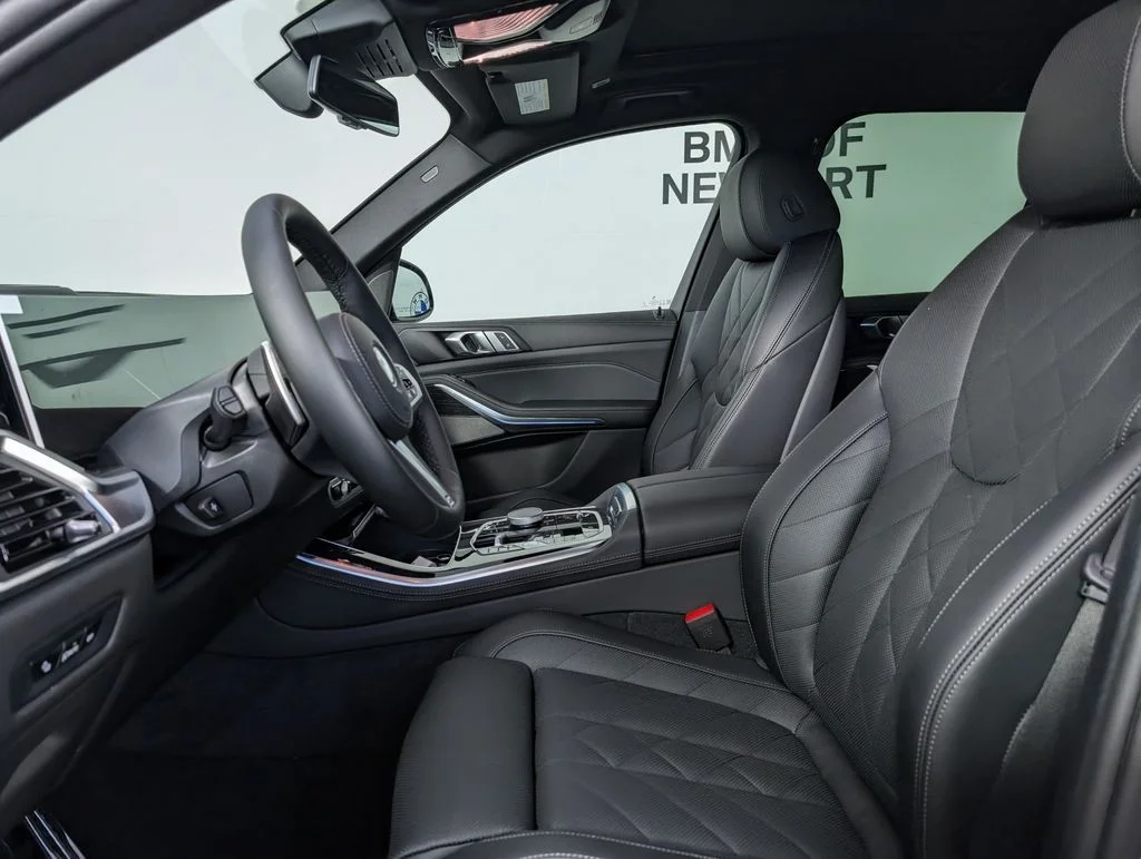 New 2026 Skyscraper Grey Metallic BMW xDrive50e image 2
