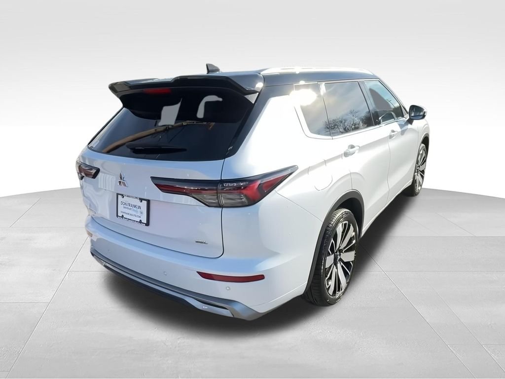 2026 Mitsubishi Outlander SEL - Photo 8