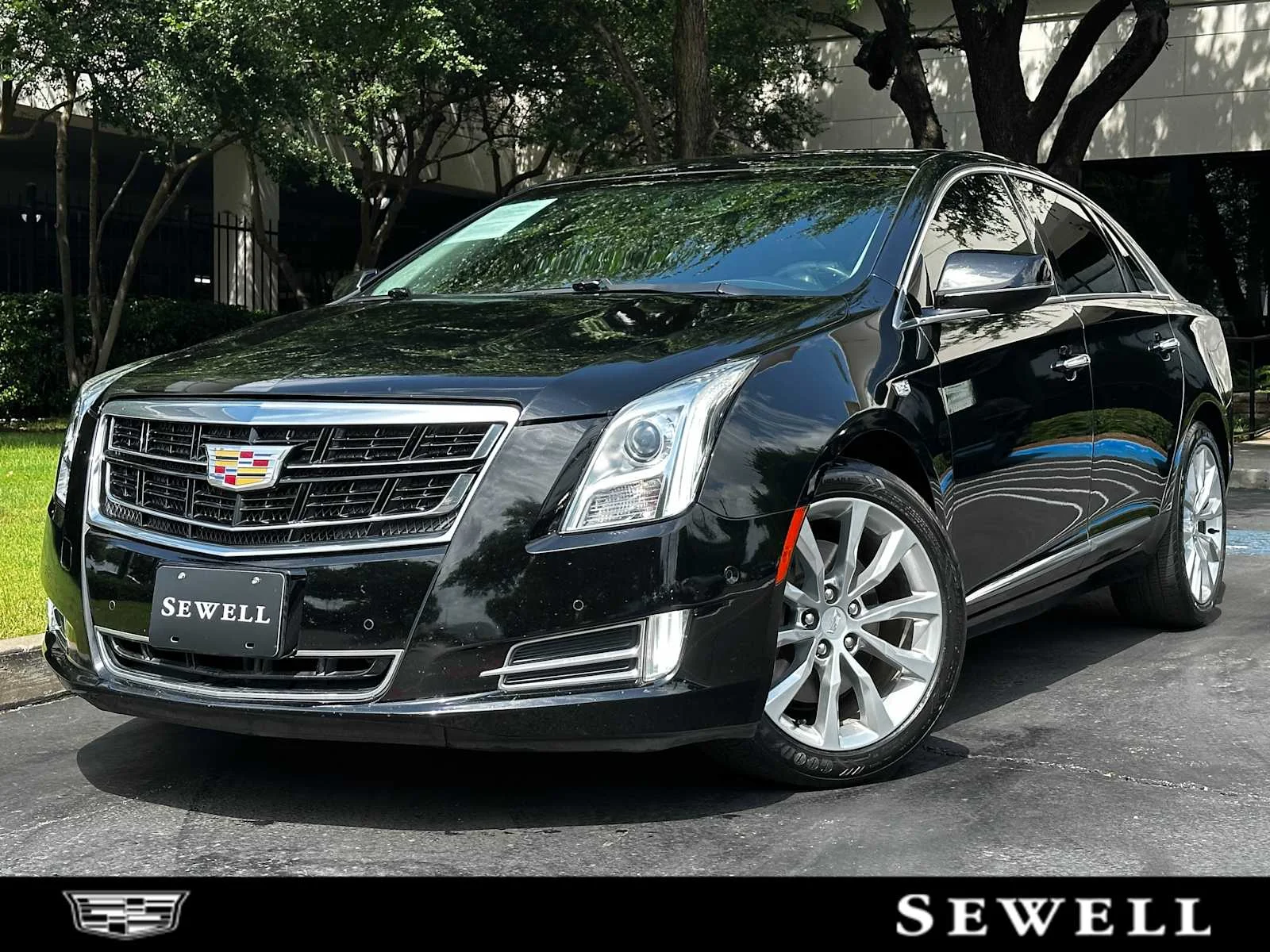 2017 Cadillac XTS 3.6L FWD Luxury's photo