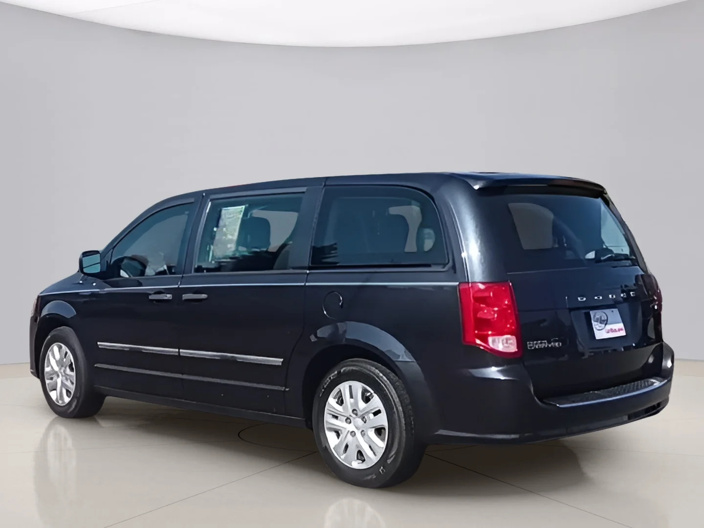 Used 2014 Gray Dodge SE image 3