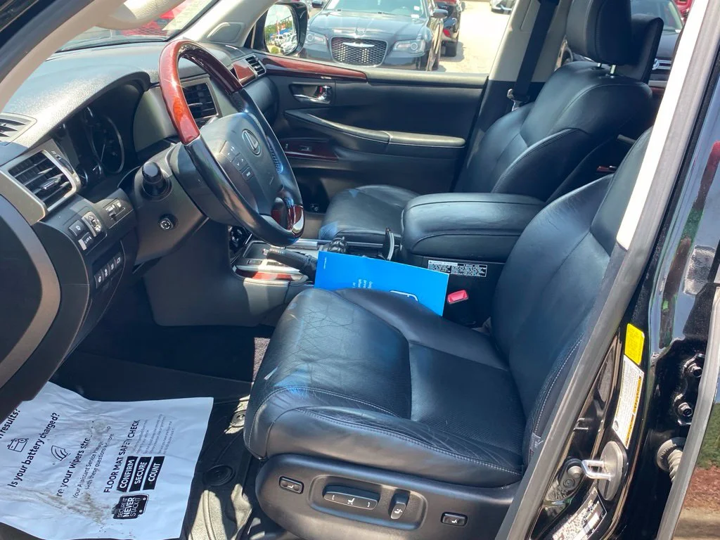 Used 2014 Black Lexus 570 image 4