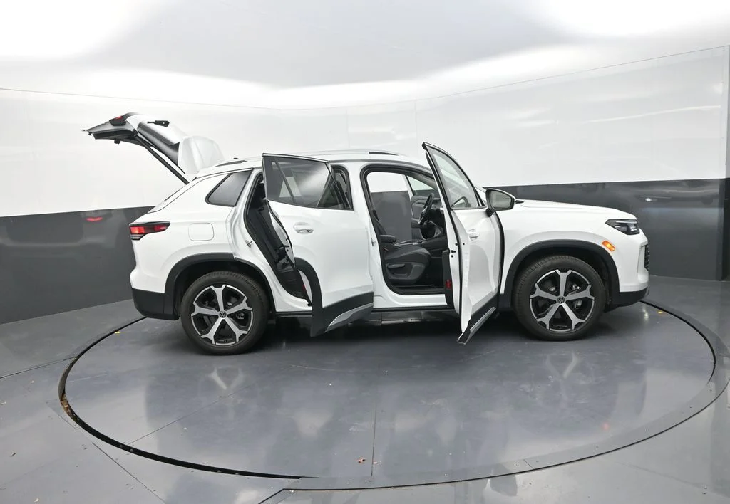 2026 Volkswagen Tiguan SE - Photo 36