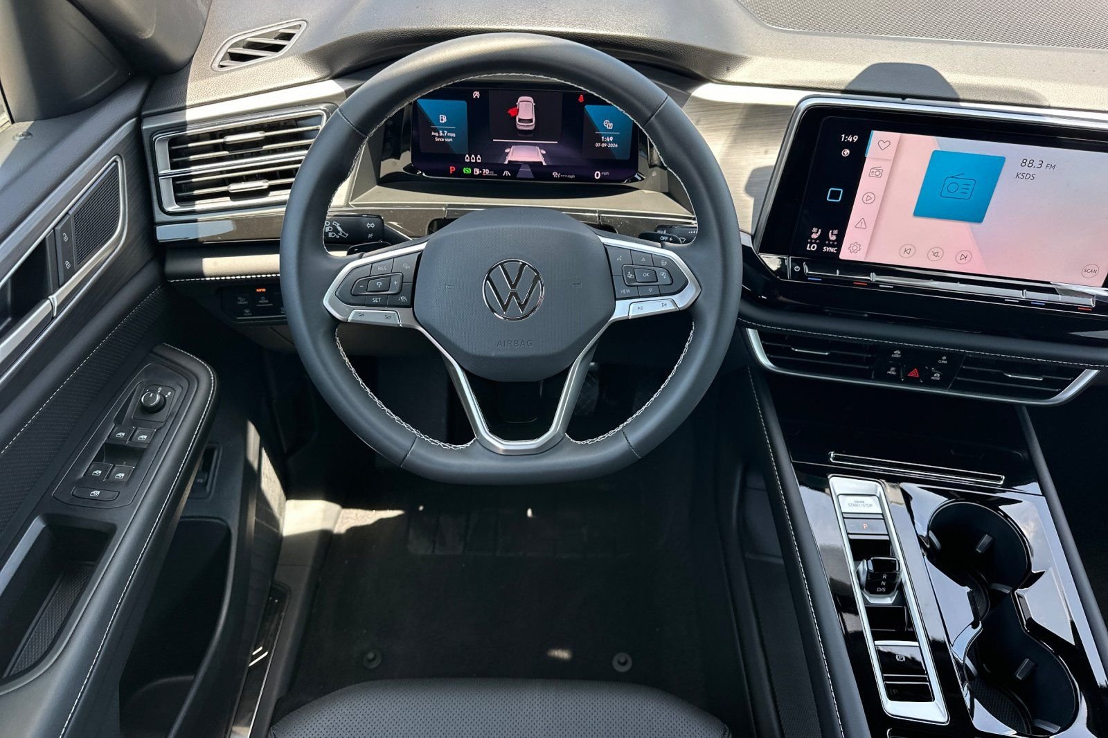 New 2026 Pure Gray Volkswagen 2.0T SE w/Technology image 14