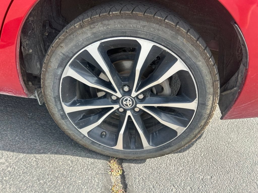 Used 2017 Barcelona Red Metallic Toyota SE image 11