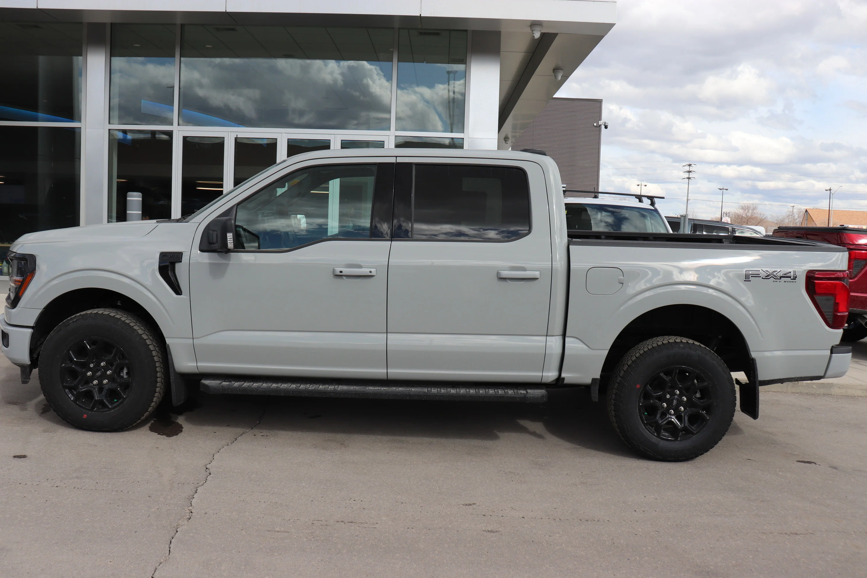 New 2026 AVALANCHE Ford XLT image 3