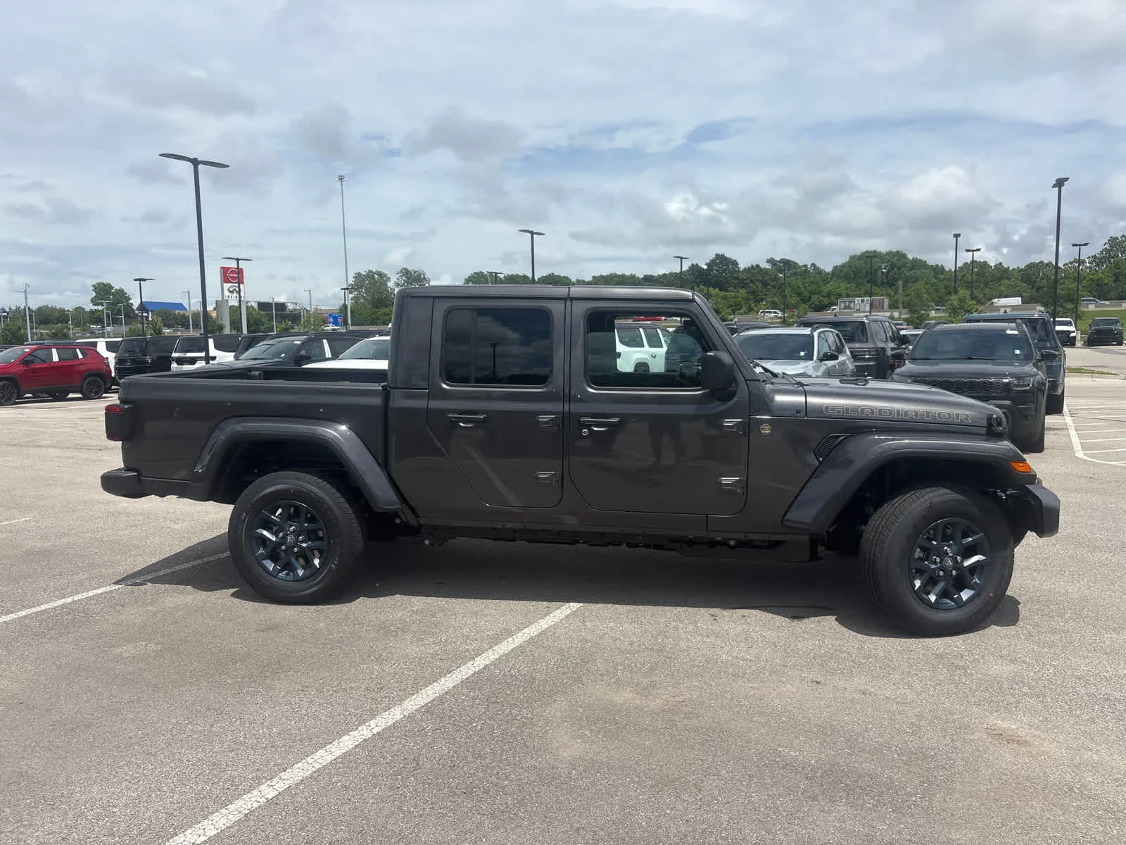 New 2026 Granite Crystal Metallic Clearcoat Jeep 85th Anniversary Edition image 10