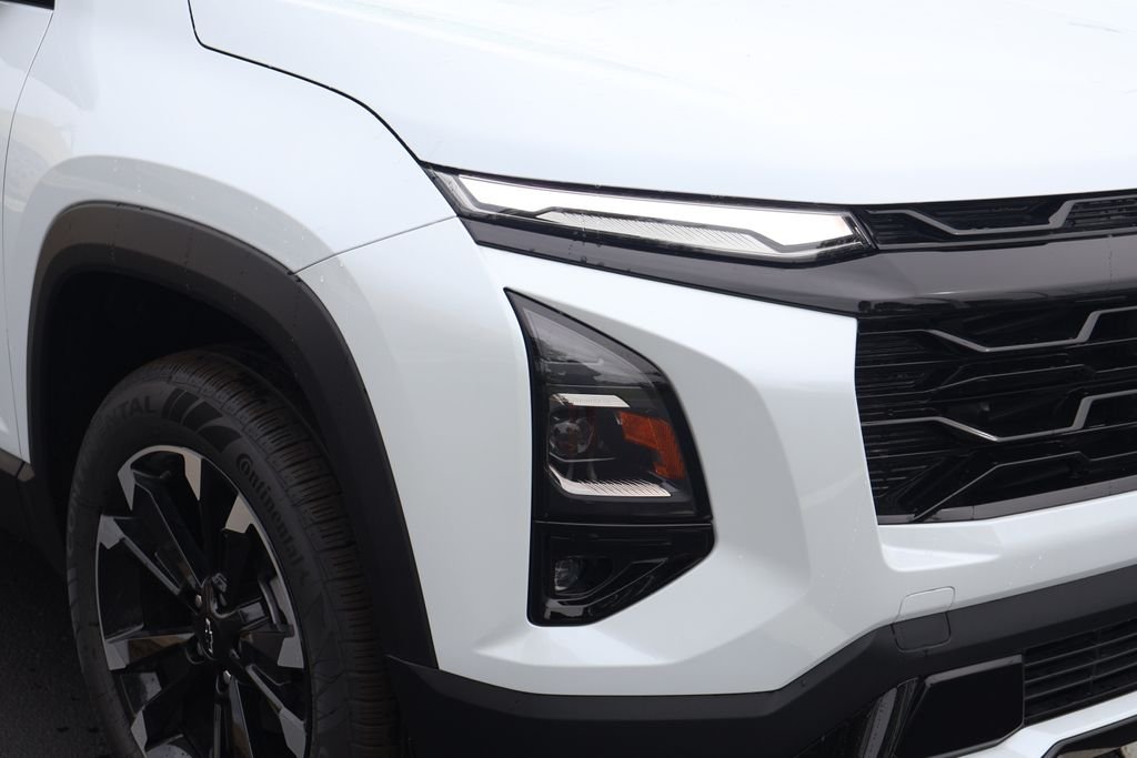 New 2026 Polar White Tricoat Chevrolet RS image 3